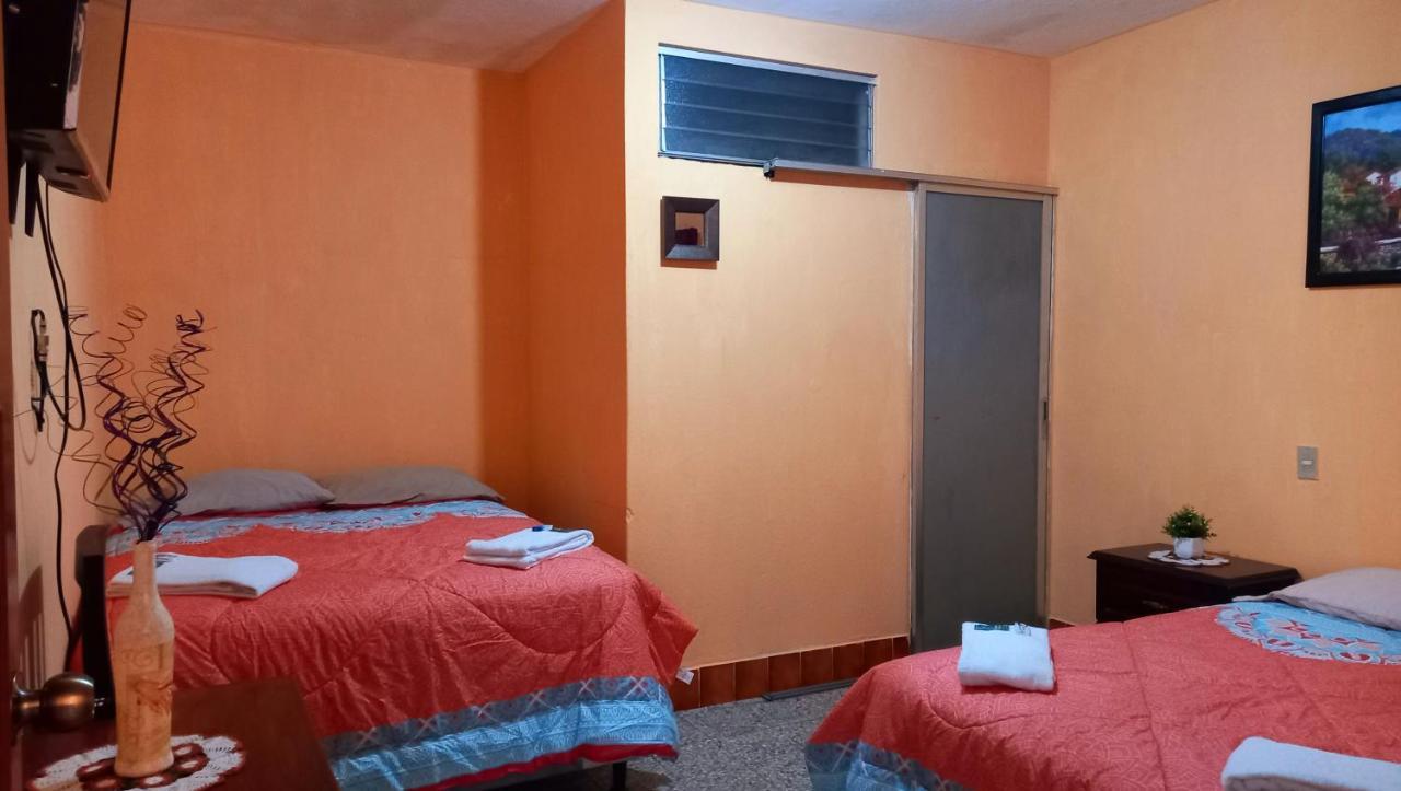 Hotel Maya America Panajachel Bagian luar foto